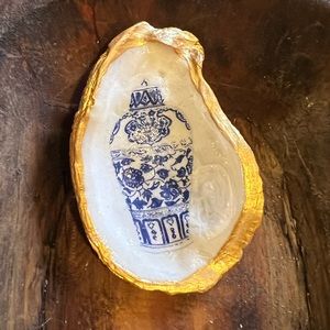 3.5” Hand Painted Decoupage Oyster Shell
